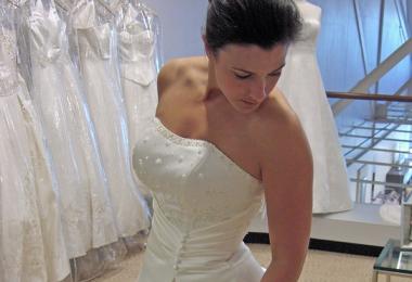 Photos of brides in wedding dresses